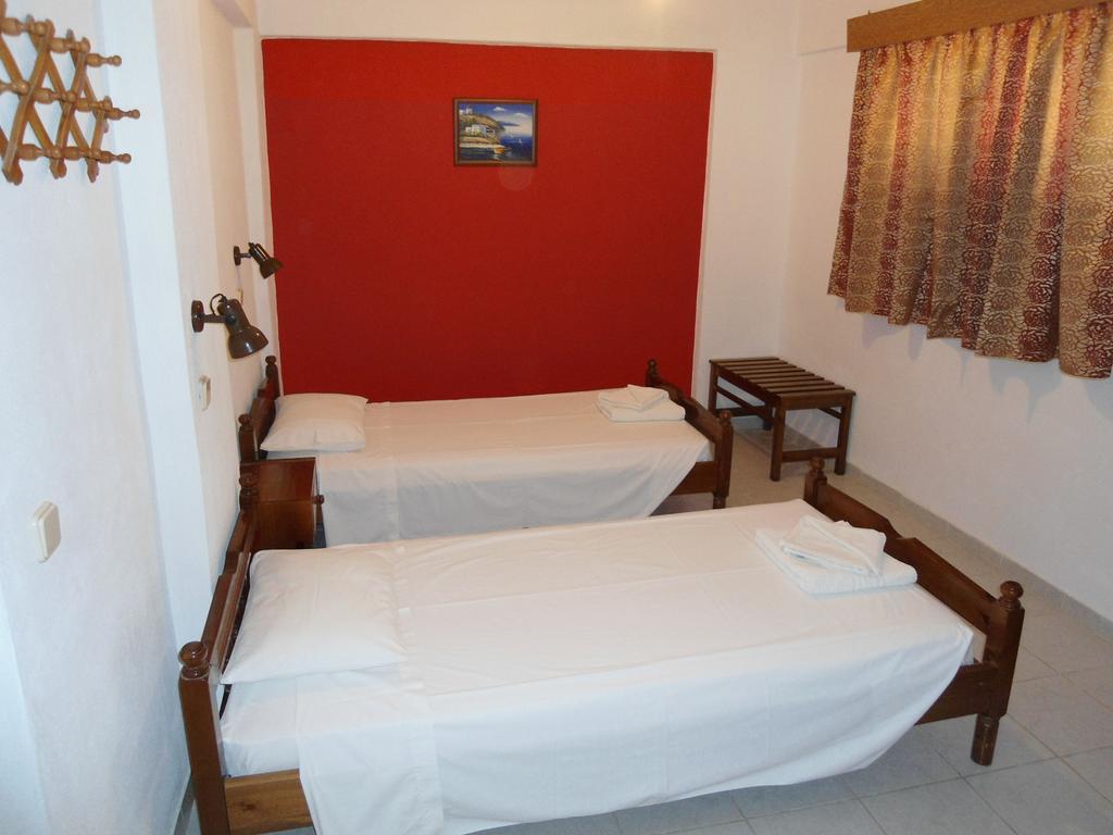 Evi Apartments And Studios Theologos  Phòng bức ảnh