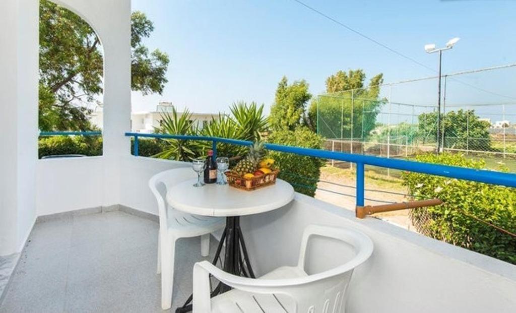 Evi Apartments And Studios Theologos  Phòng bức ảnh