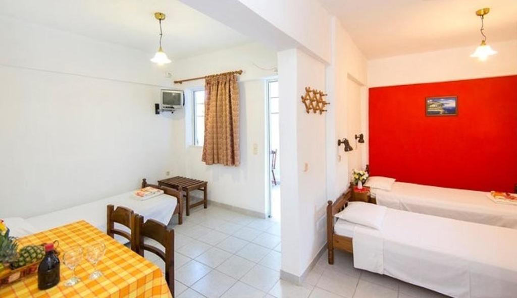 Evi Apartments And Studios Theologos  Phòng bức ảnh
