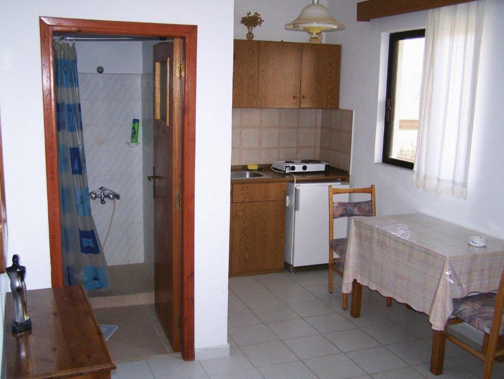 Evi Apartments And Studios Theologos  Phòng bức ảnh